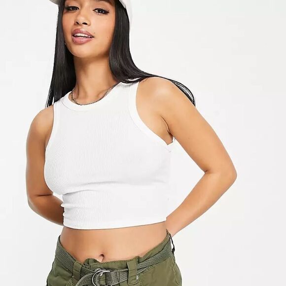 Missguided Tops - NWT Missguided Racer Front Crop in white Size 4